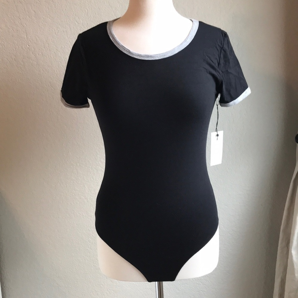 BASICS T-shirt bodysuit w/ grey trim